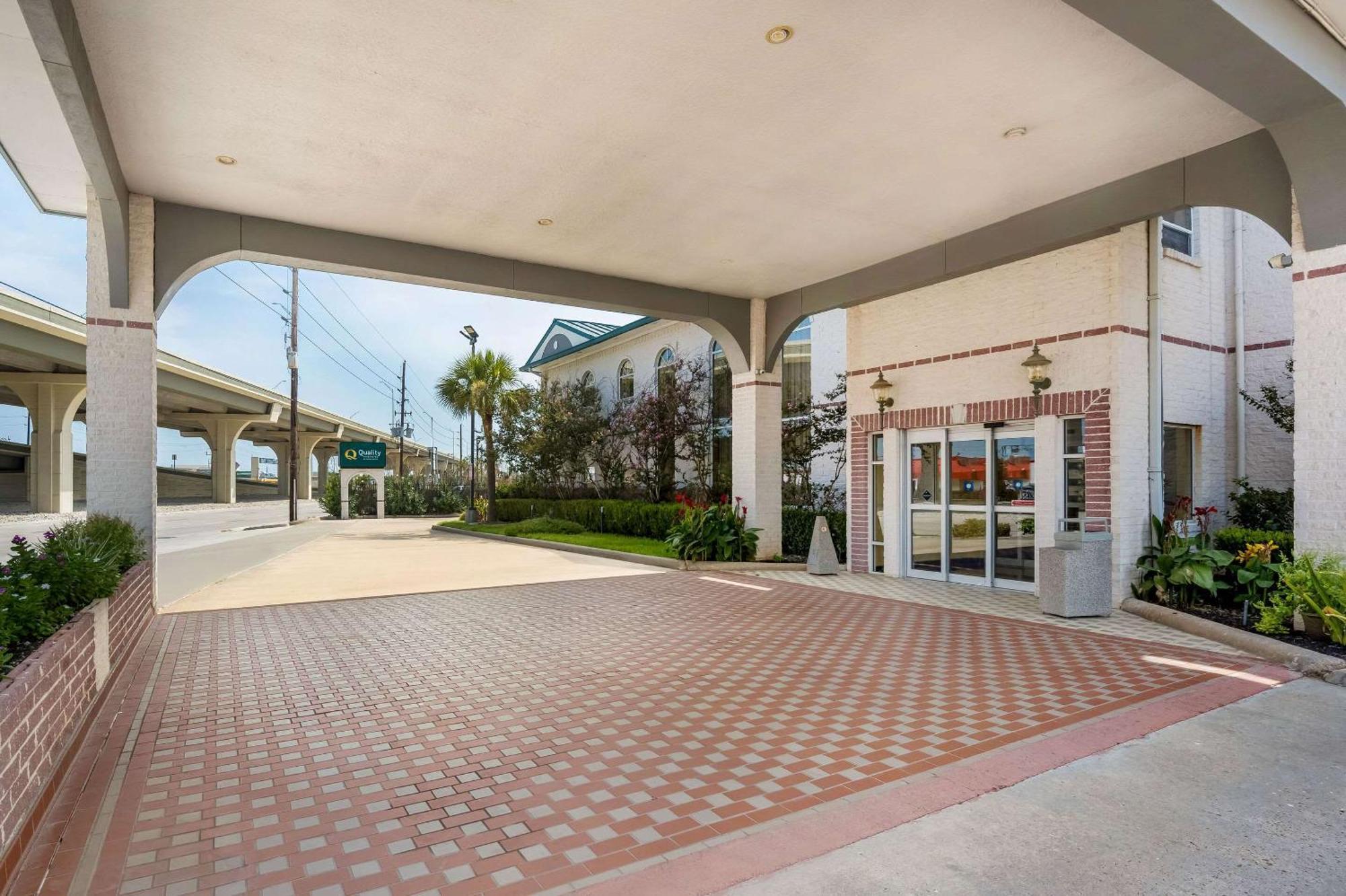Quality Inn & Suites Cypress Exteriör bild