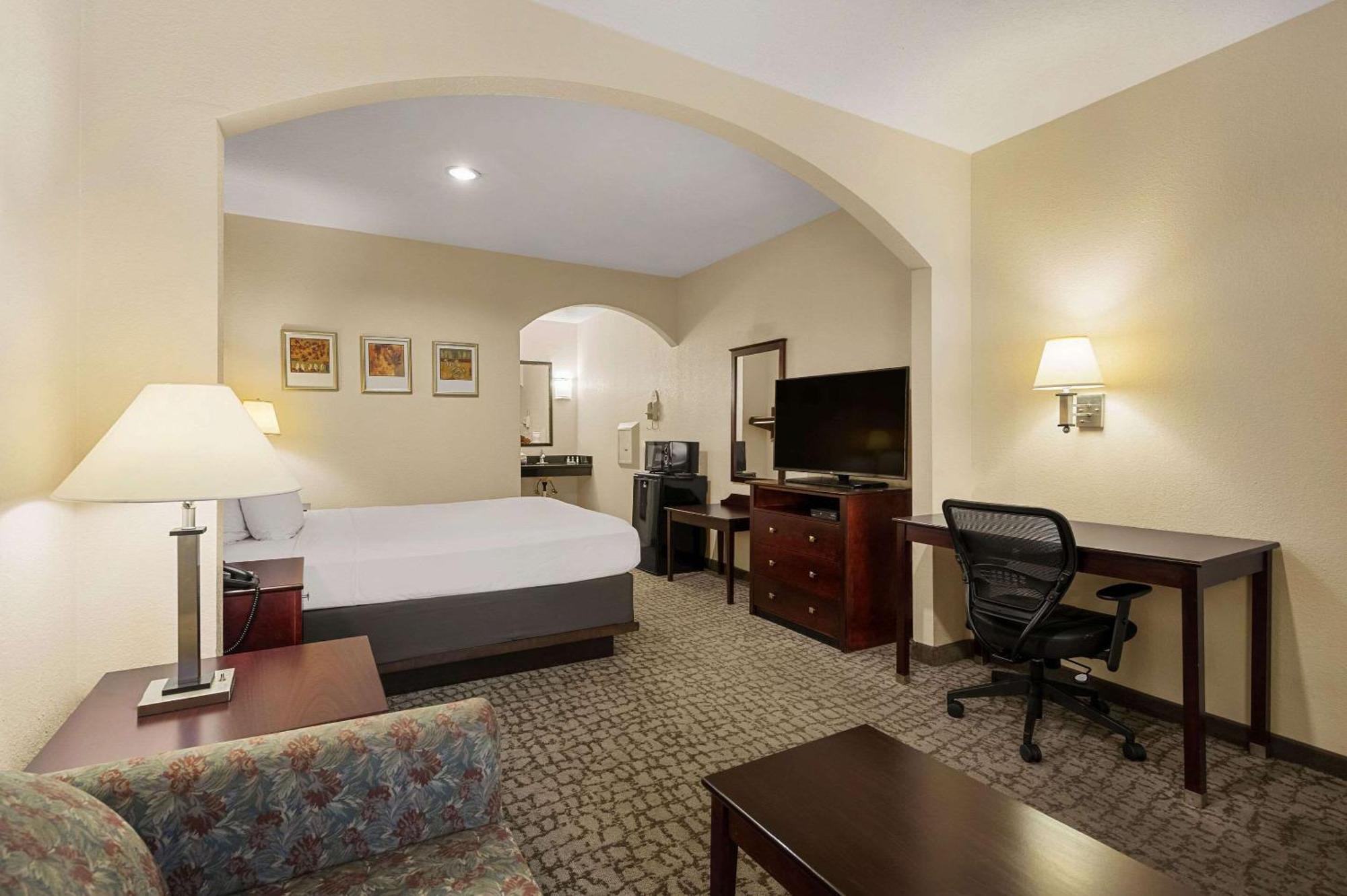 Quality Inn & Suites Cypress Exteriör bild